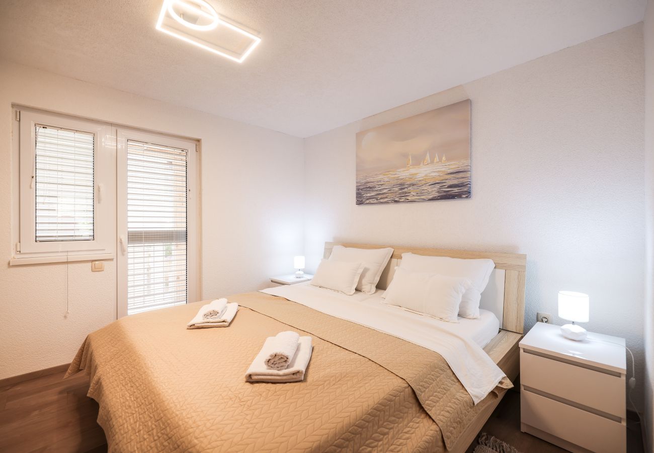 Apartament w Barotul - Pool view apartment Naledi