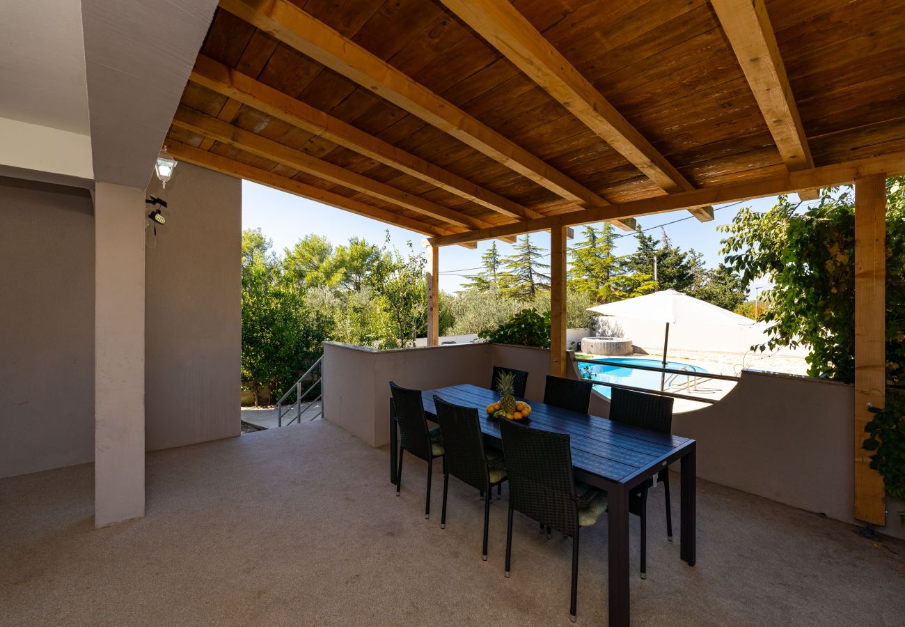 Dom w Raštevic - Holiday home Emily