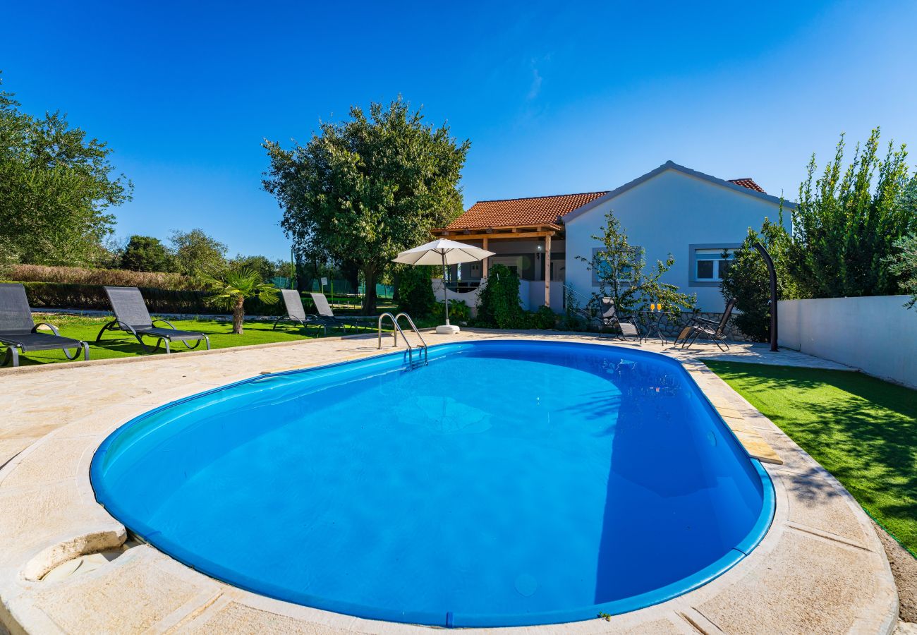 Dom w Raštevic - Holiday home Emily