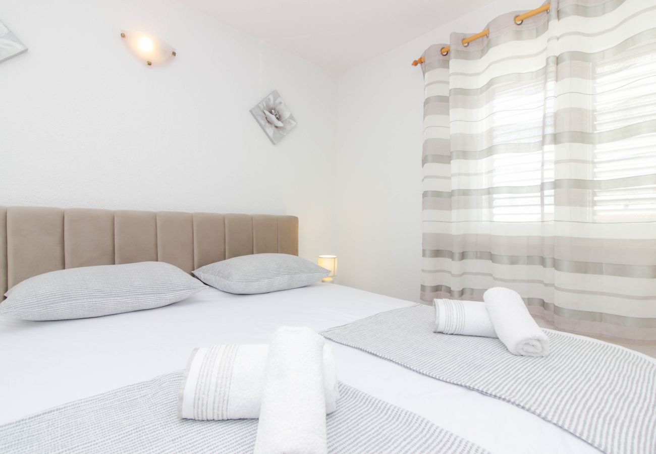 Apartament w Biograd na moru - Apartman DaDa 2 with shared pool