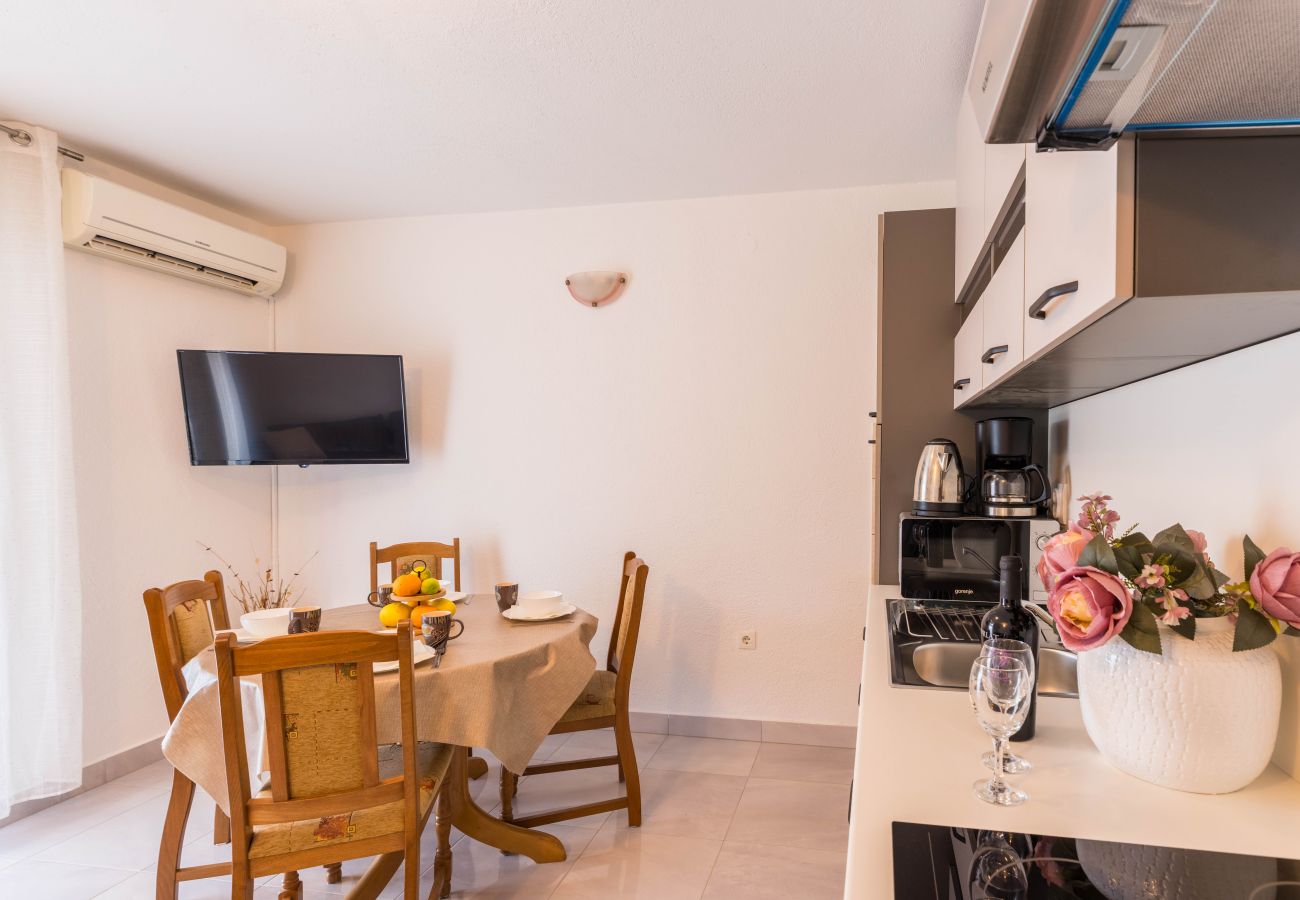 Apartament w Biograd na moru - Apartman DaDa 2 with shared pool