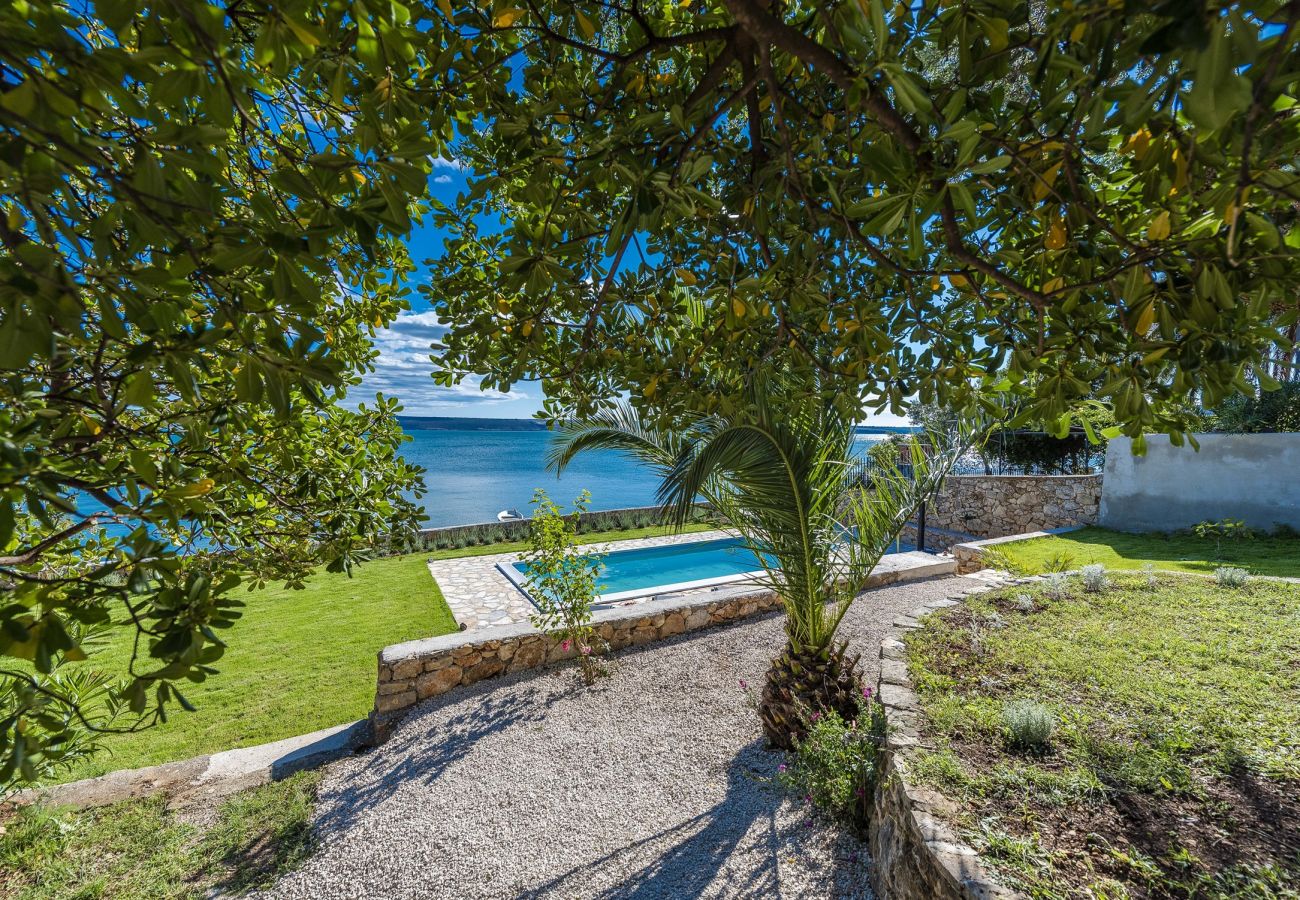 Dom w Maslenica - Beachfront villa Maslenica