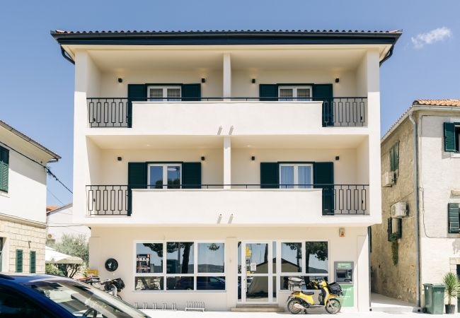 Dom w Sveti Filip i Jakov - Boutique Rooms Rogovo