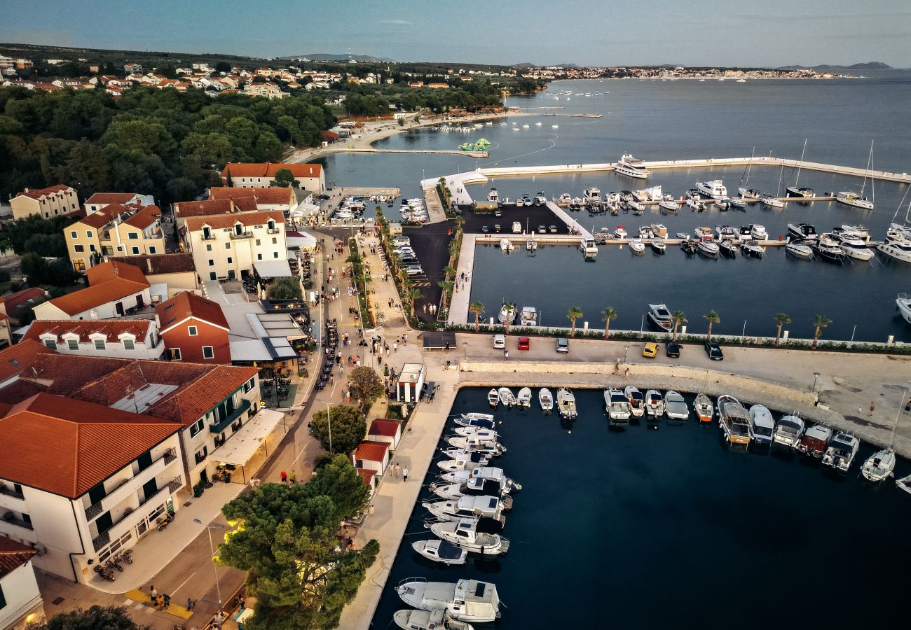 Dom w Sveti Filip i Jakov - Boutique Rooms Rogovo