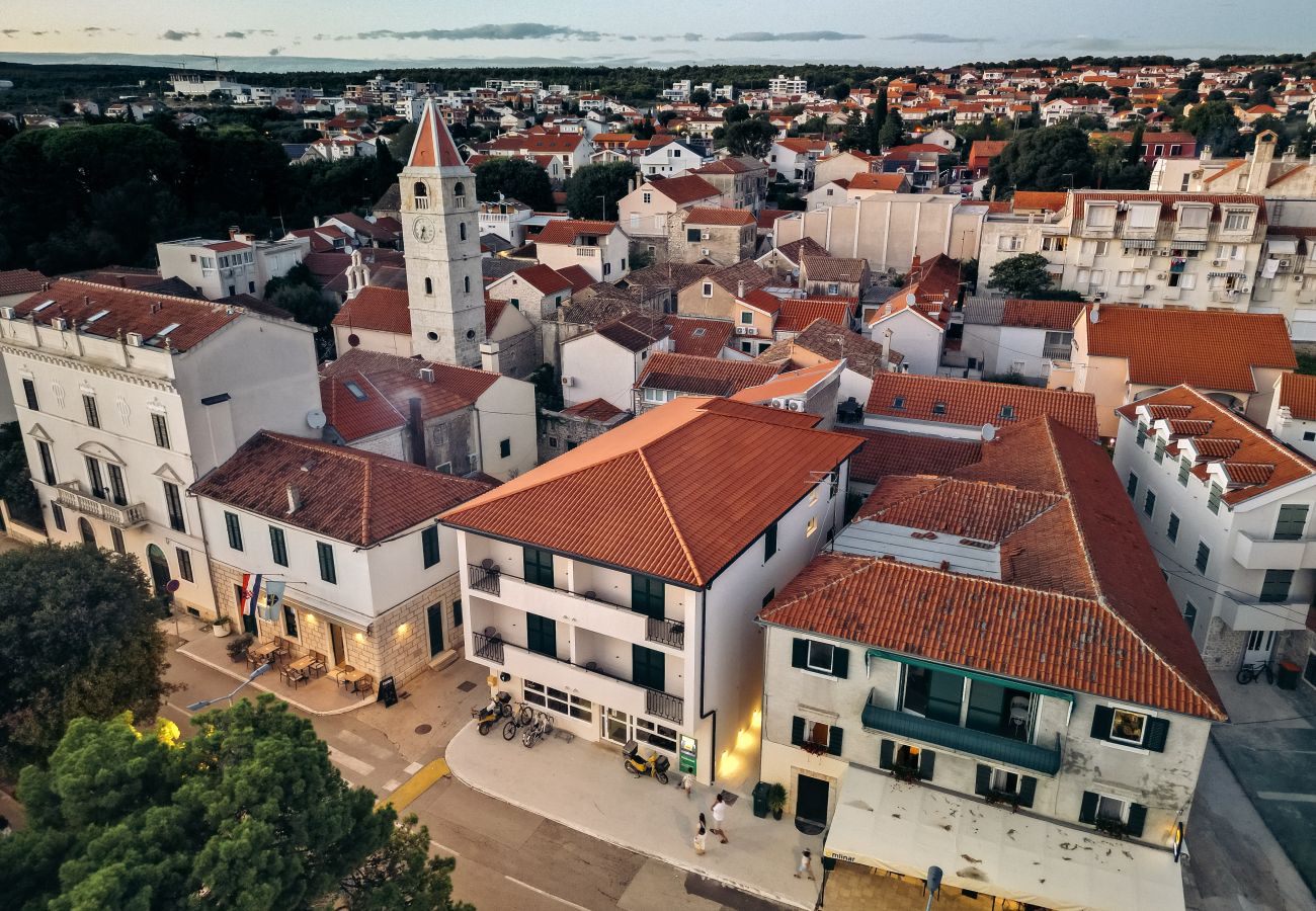 Dom w Sveti Filip i Jakov - Boutique Rooms Rogovo