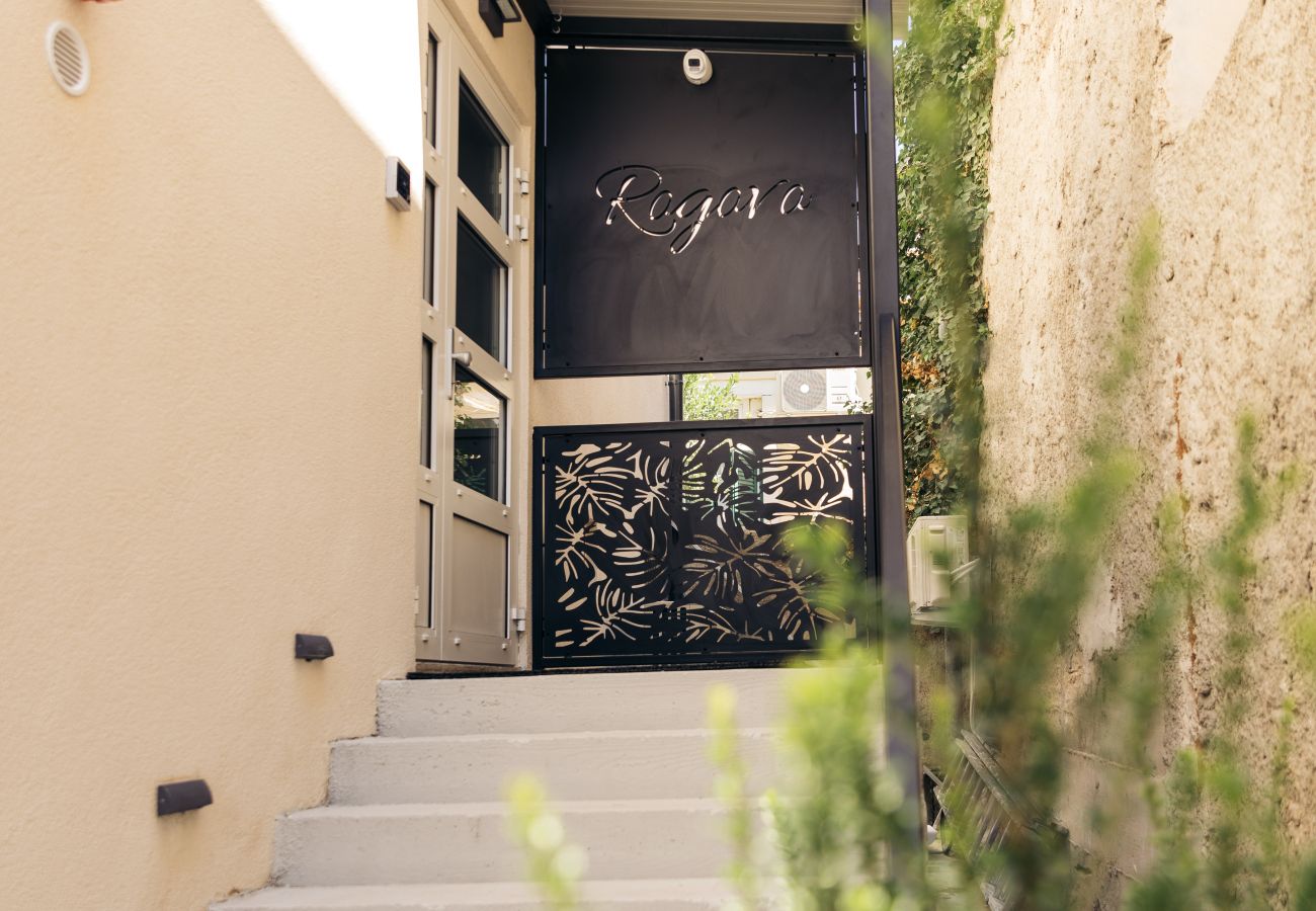 Dom w Sveti Filip i Jakov - Boutique Rooms Rogovo