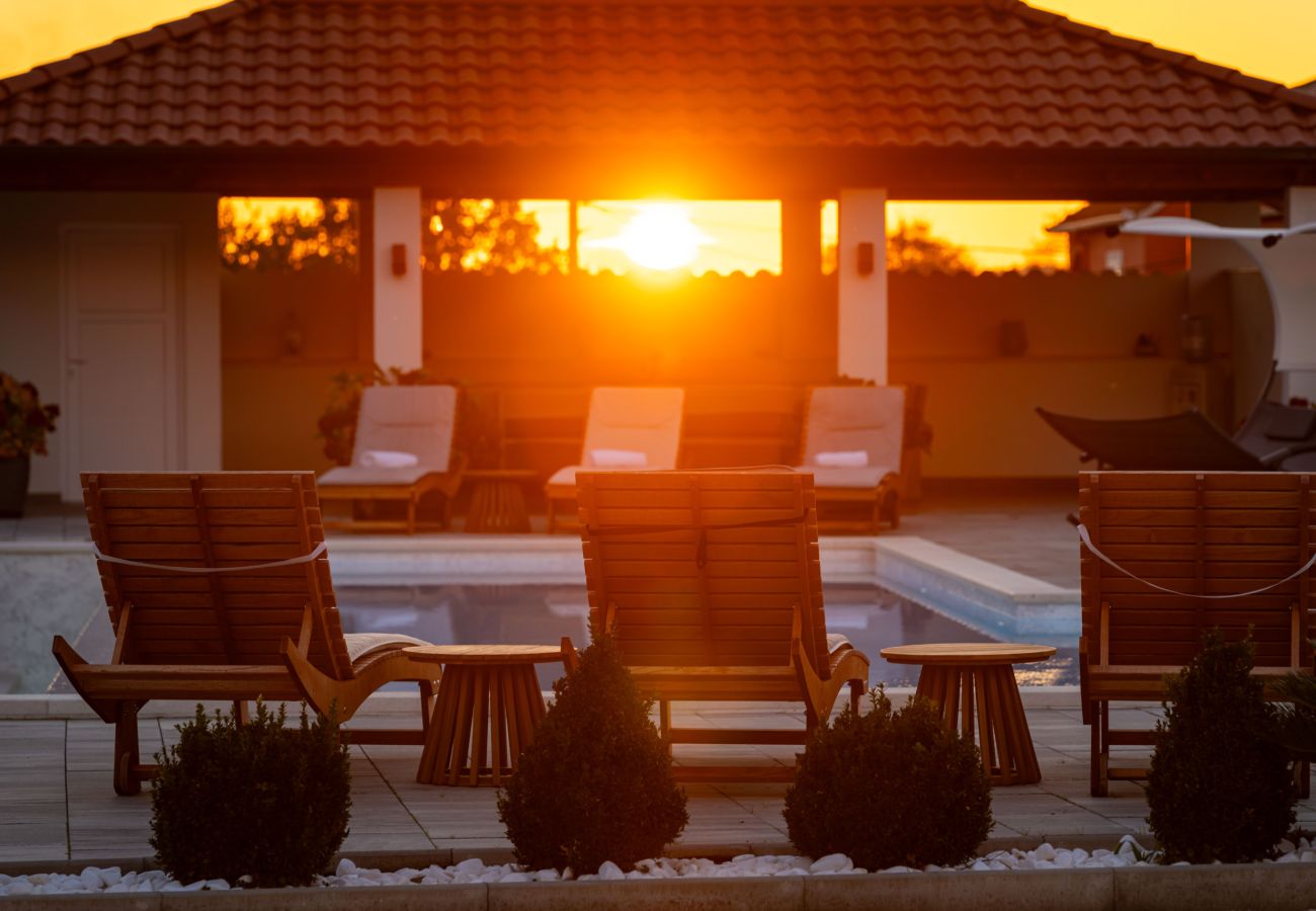 Apartament w Galovac - Apartment Galleli with private pool