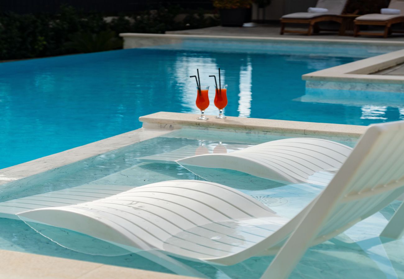 Apartament w Galovac - Apartment Galleli with private pool