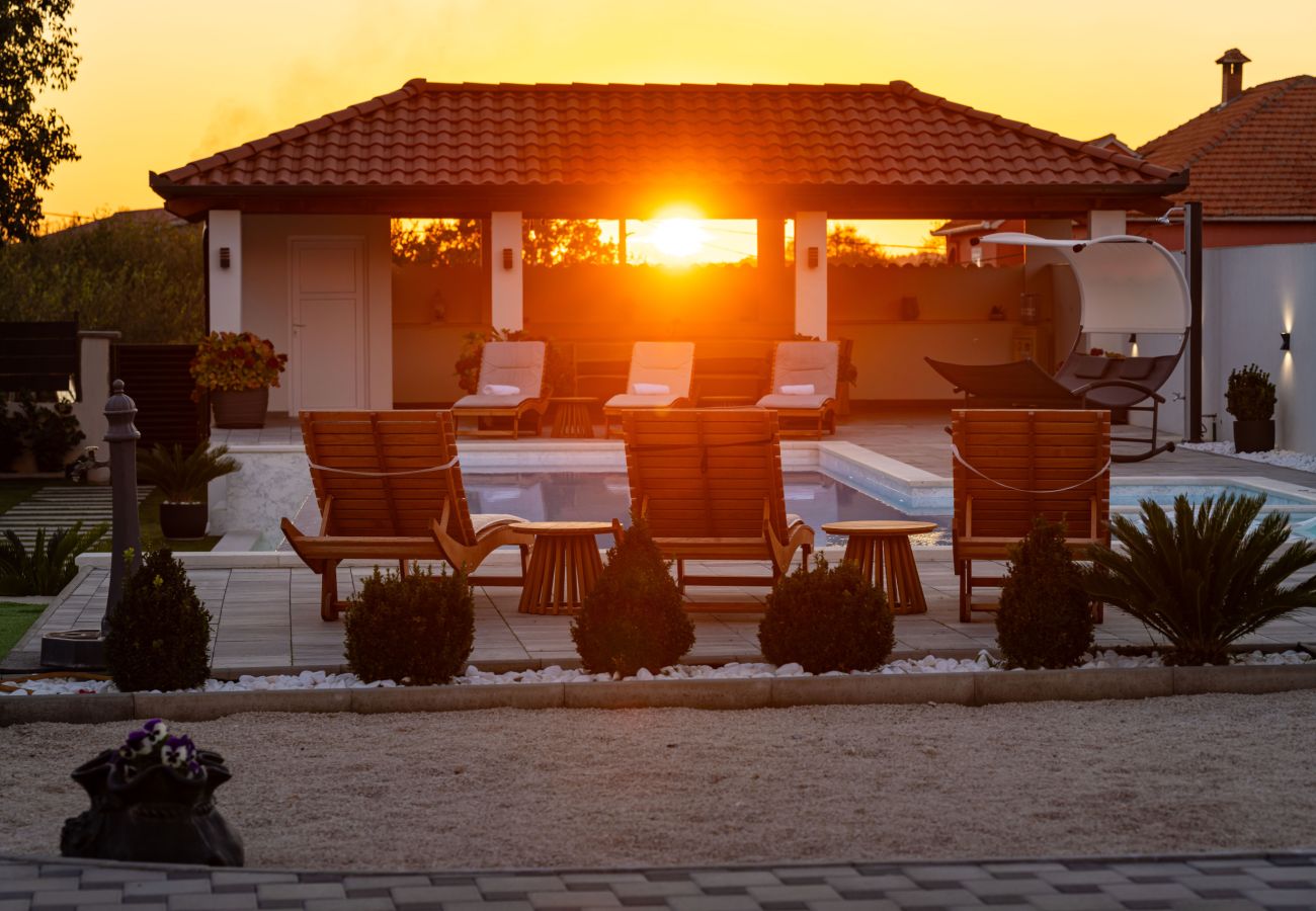 Apartament w Galovac - Apartment Galleli with private pool