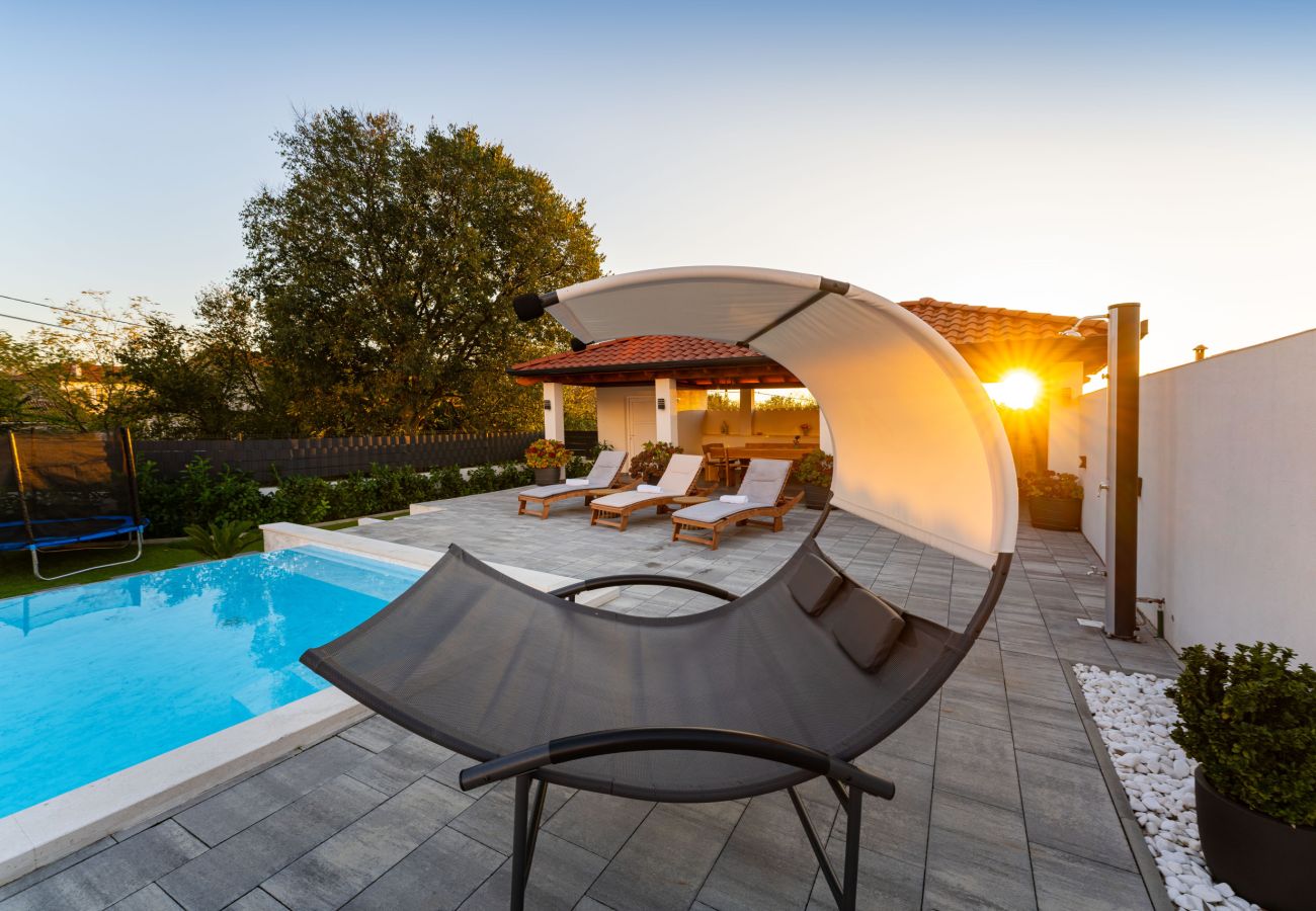 Apartament w Galovac - Apartment Galleli with private pool