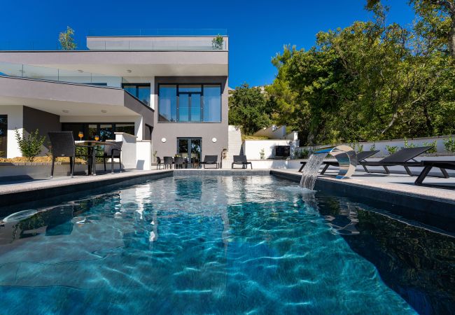 Apartament w Starigrad - Apartment Senti with shared pool