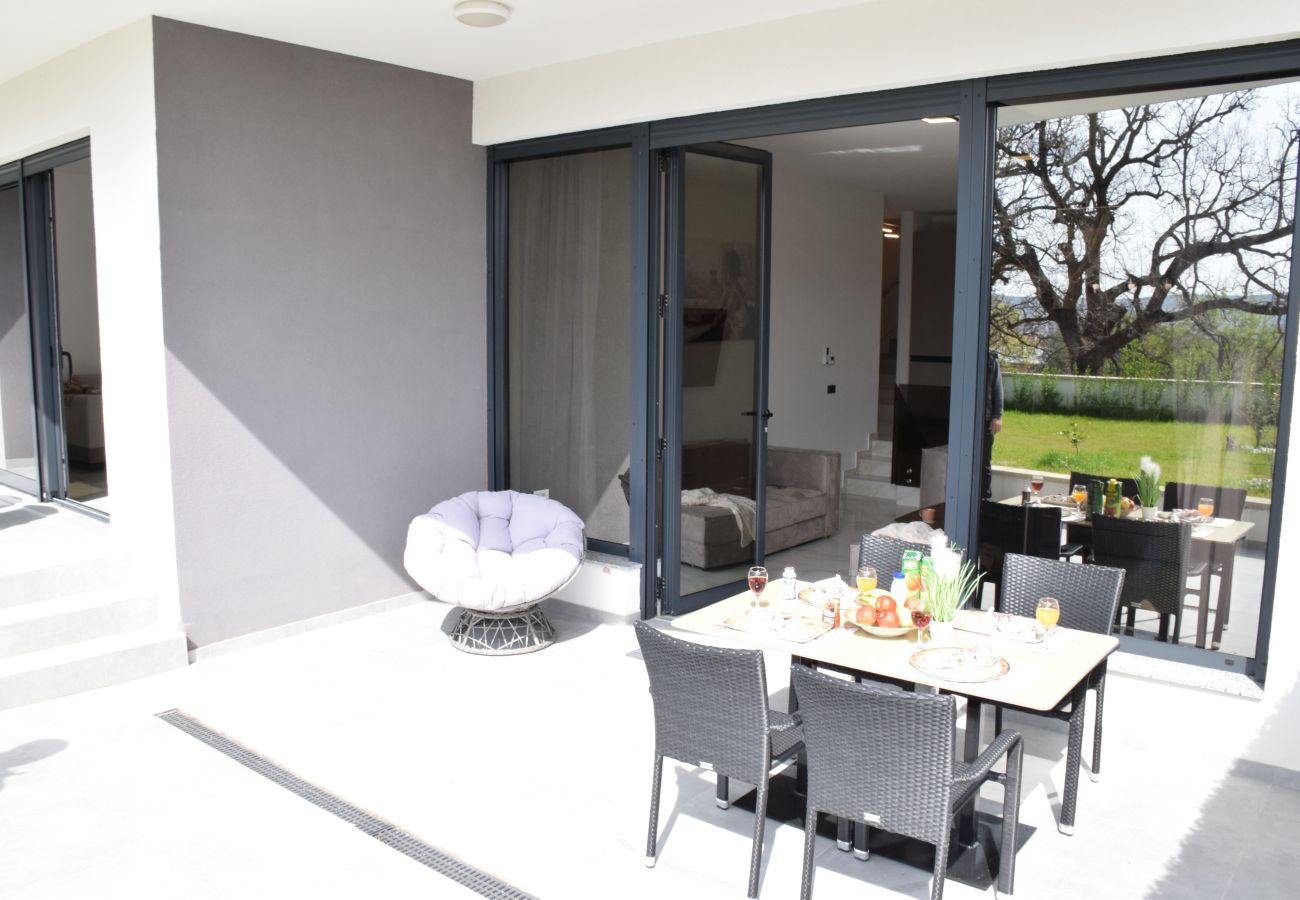 Apartament w Starigrad - Apartment Senti with shared pool