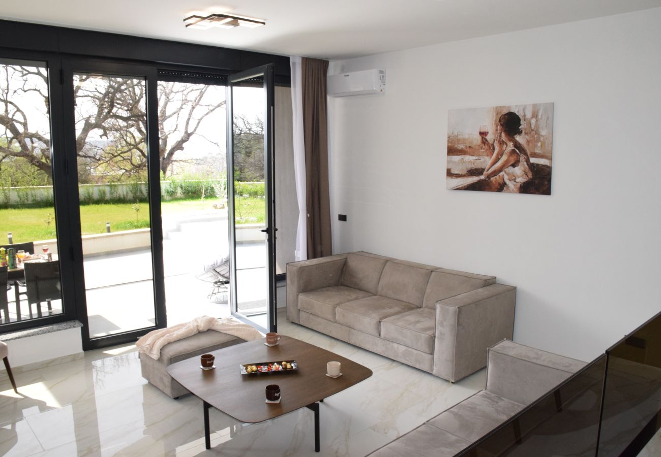 Apartament w Starigrad - Apartment Senti with shared pool