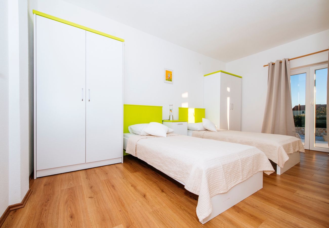 Dom w Privlaka - Holiday Home Barba Pere