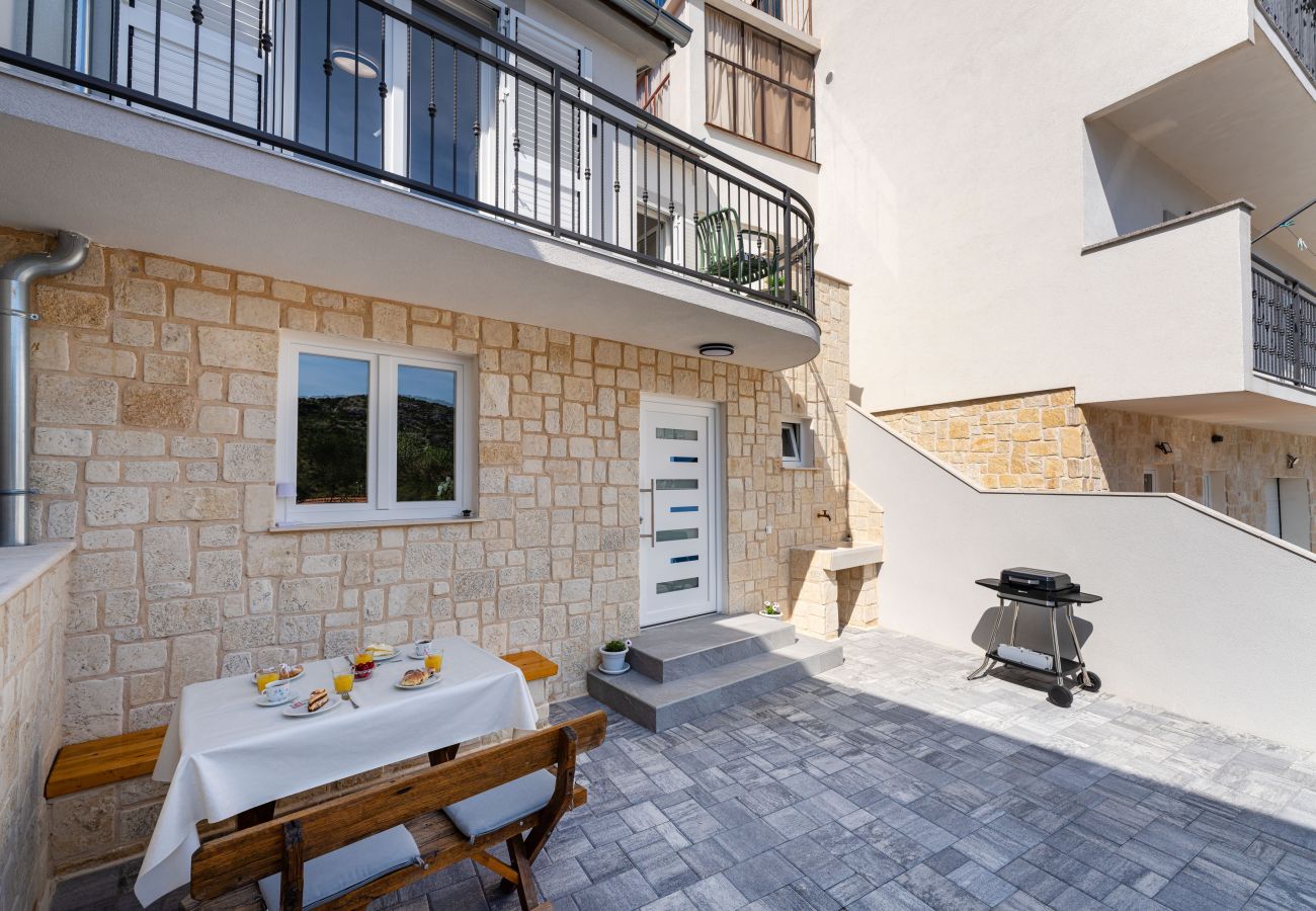 Dom w Šibenik - Holiday home Casa Ivana