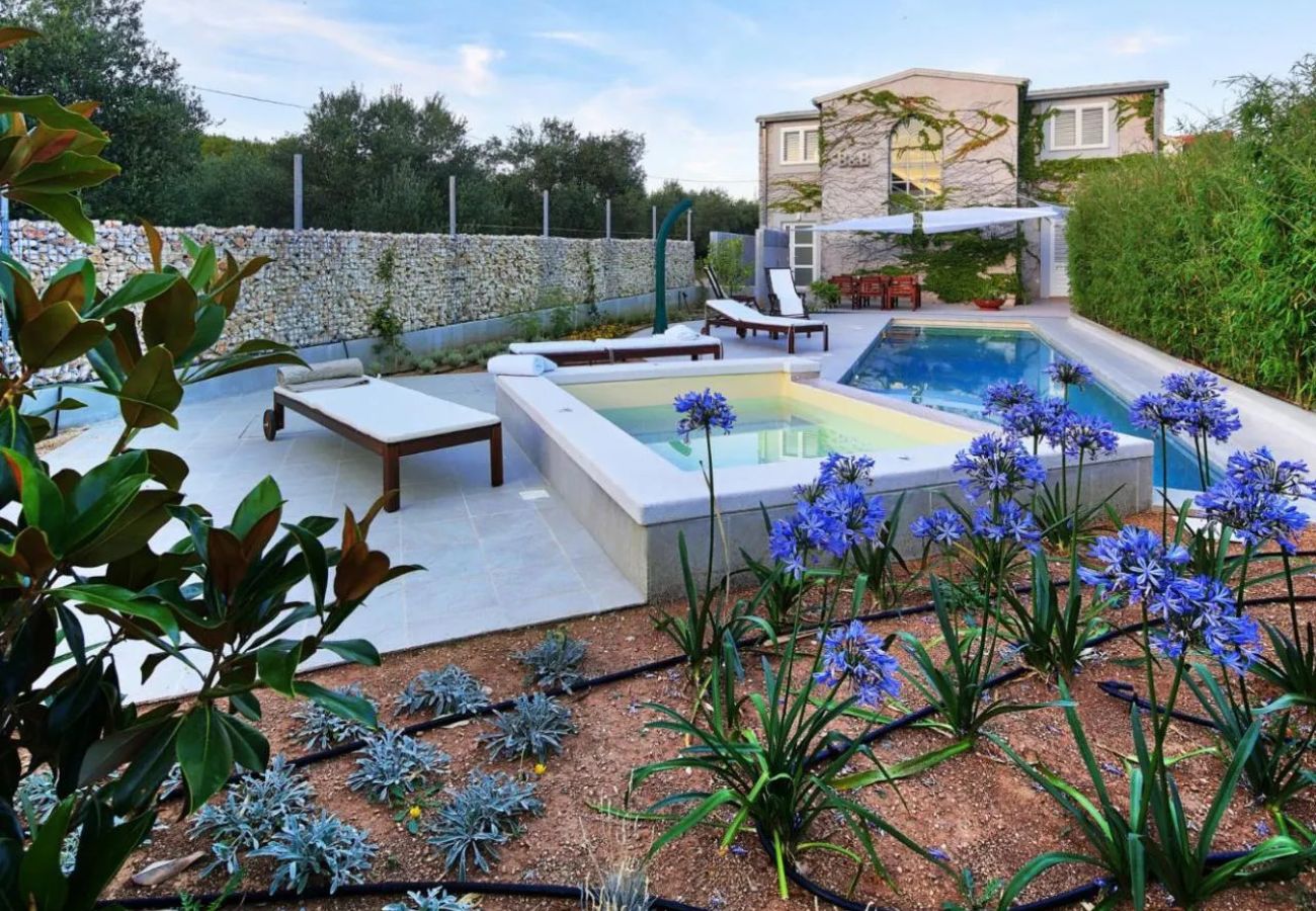 Dom w Bilice - Villa B&B with private pool