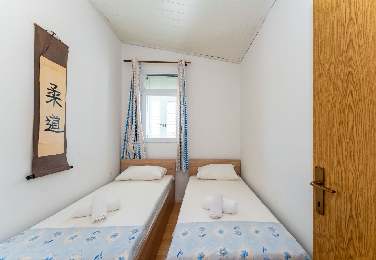 Apartament w Pag - Apartment Nostromo