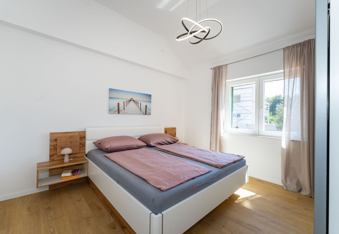 Dom w Šibenik-Ražine - Holiday Home Matija