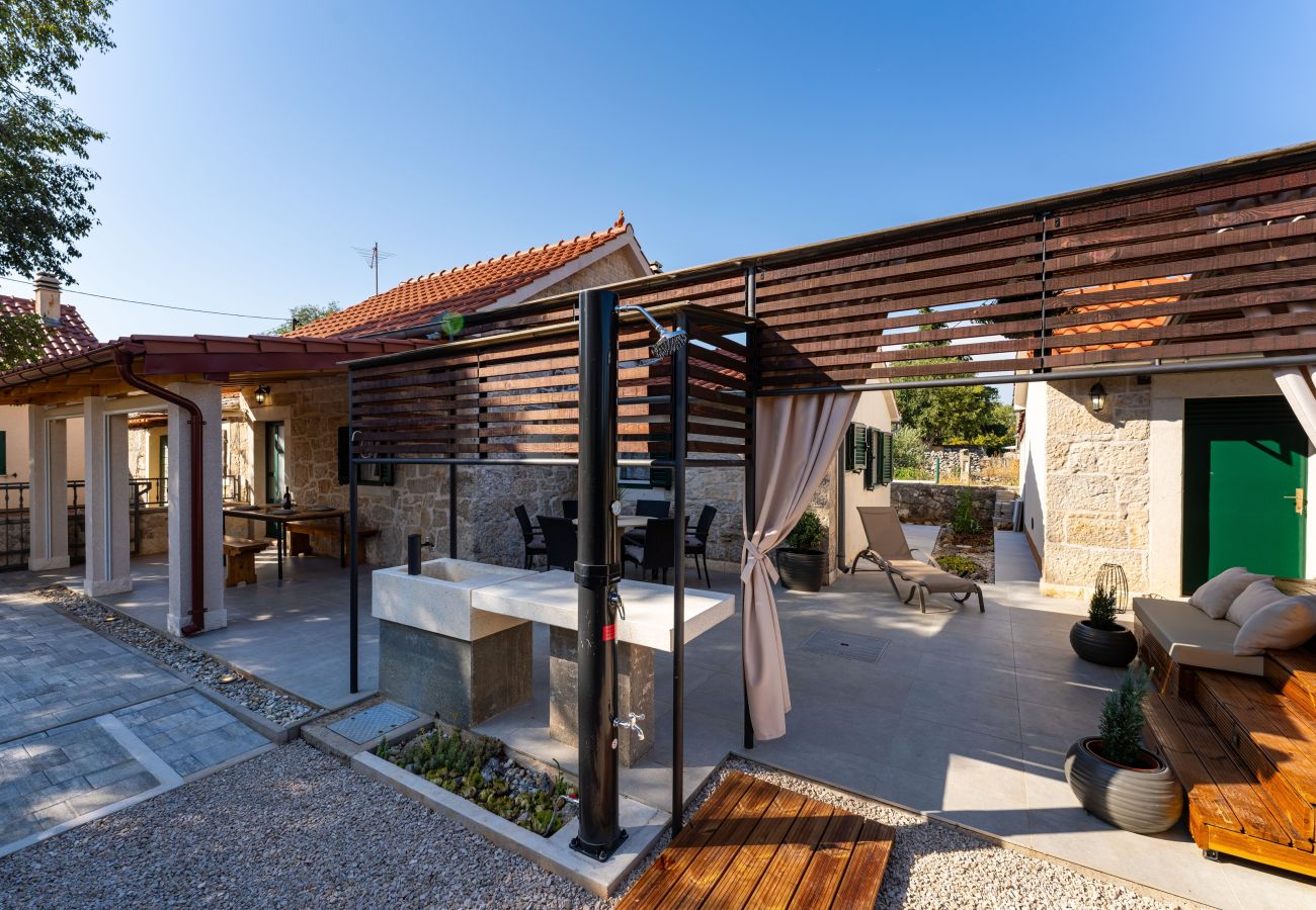 Dom w Radonic - Authentic stone house Dida