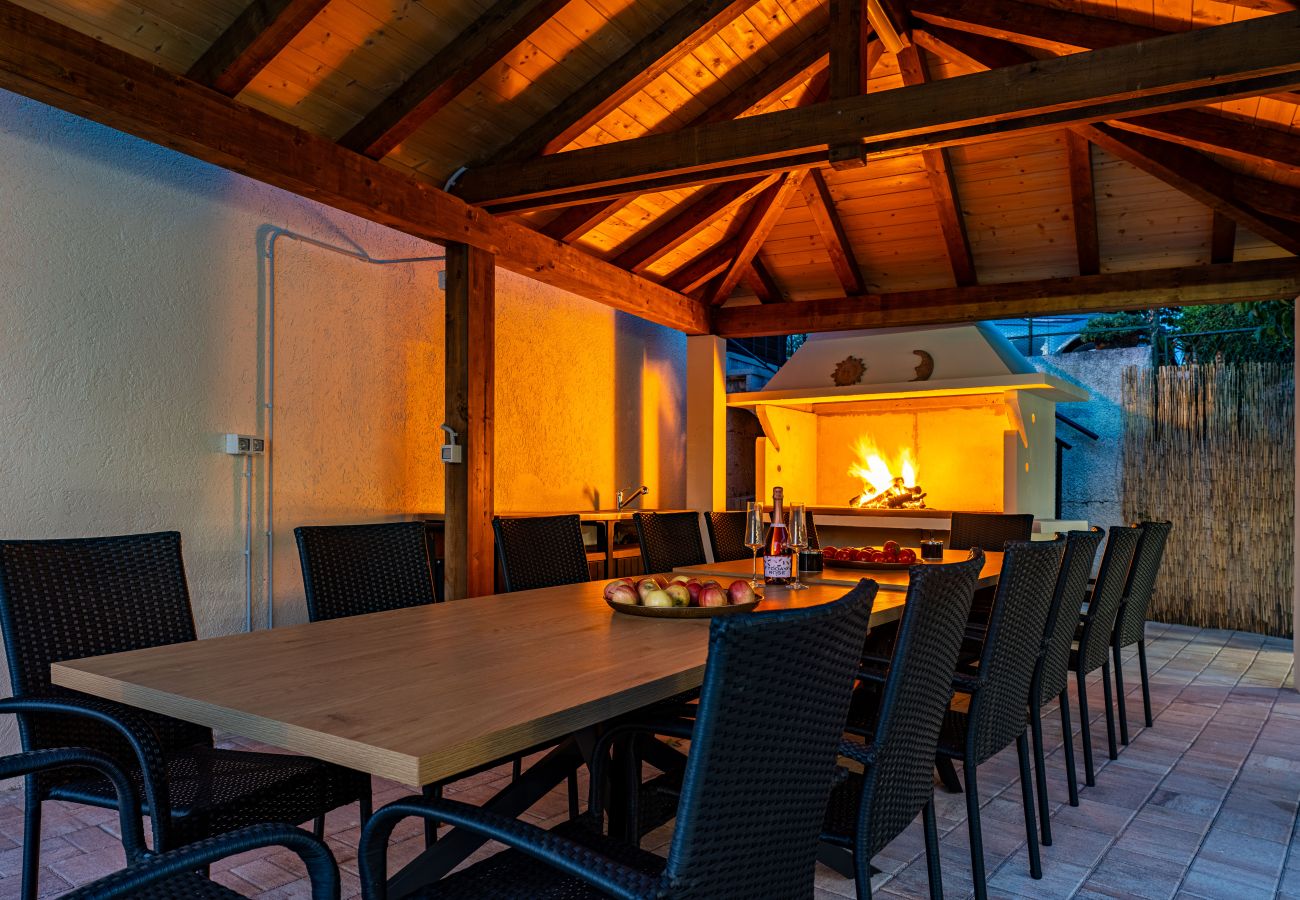 Dom w Sveti Filip i Jakov - Seaside Villa Familia
