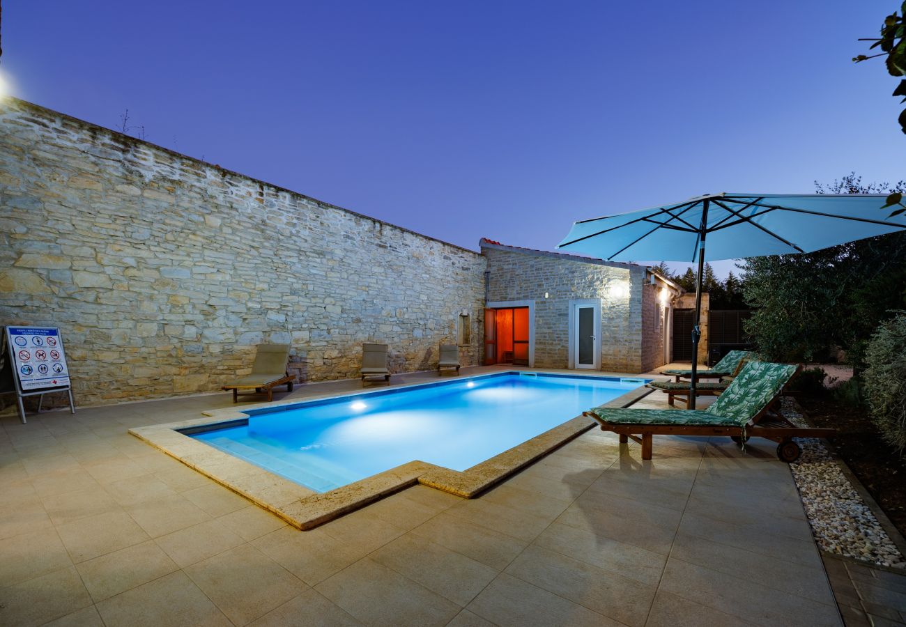 Dom w Smilcic - Authentic Villa Granar