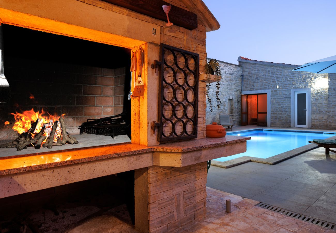 Dom w Smilcic - Authentic Villa Granar