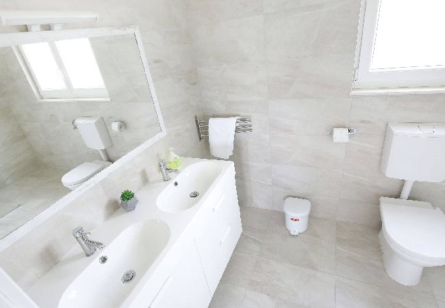 House in Maslenica - Sea view Villa Anpero House in Maslenica - Sea view Villa Anpero