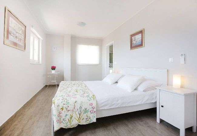 House in Maslenica - Sea view Villa Anpero House in Maslenica - Sea view Villa Anpero