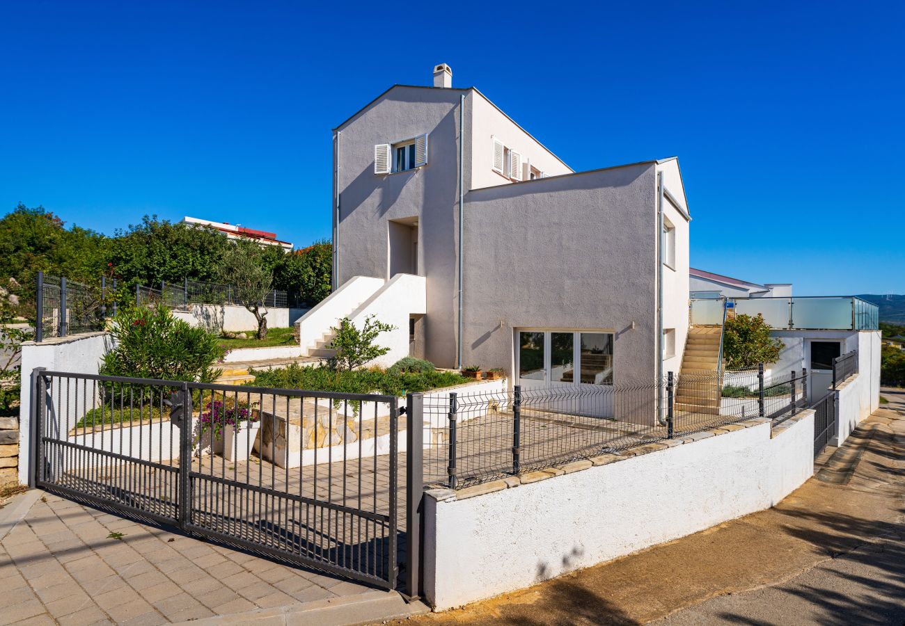 House in Maslenica - Sea view Villa Anpero