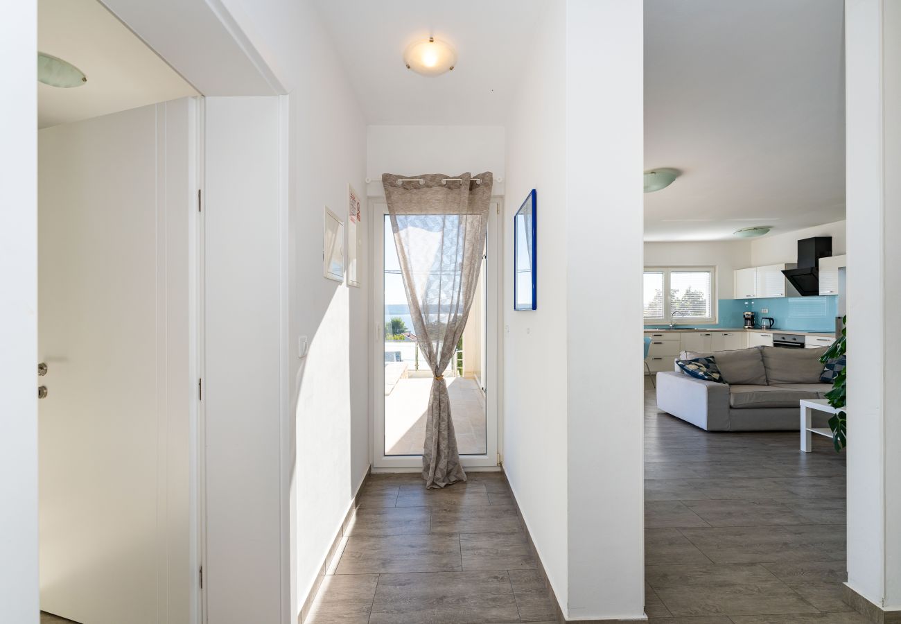 House in Maslenica - Sea view Villa Anpero