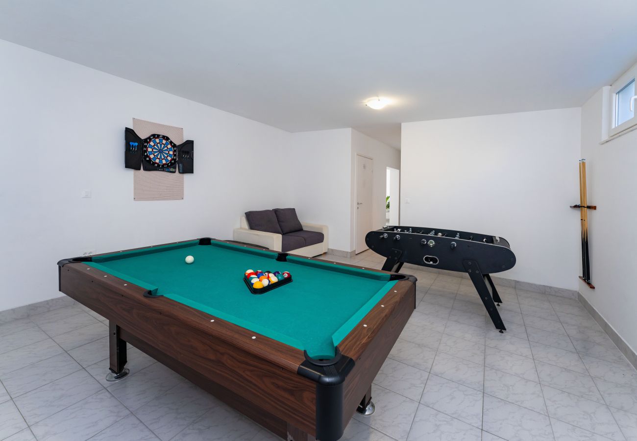 House in Maslenica - Sea view Villa Anpero