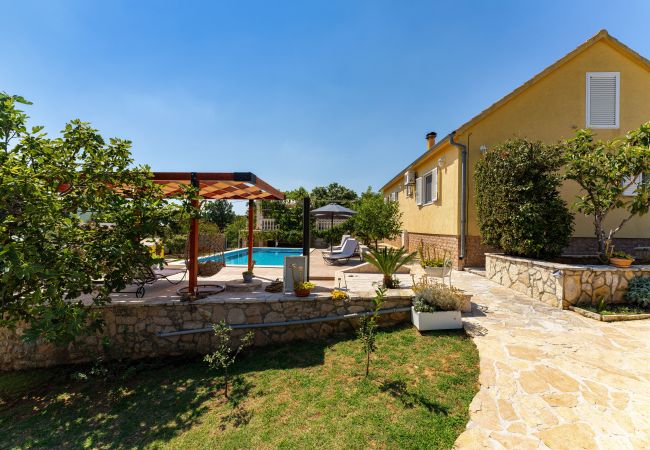 House in Zaton Obrovacki - Villa Sucic with private pool House in Zaton Obrovacki - Villa Sucic with private pool
