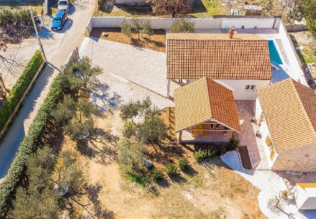 House in Škabrnja - Holiday home Barba House in Škabrnja - Holiday home Barba