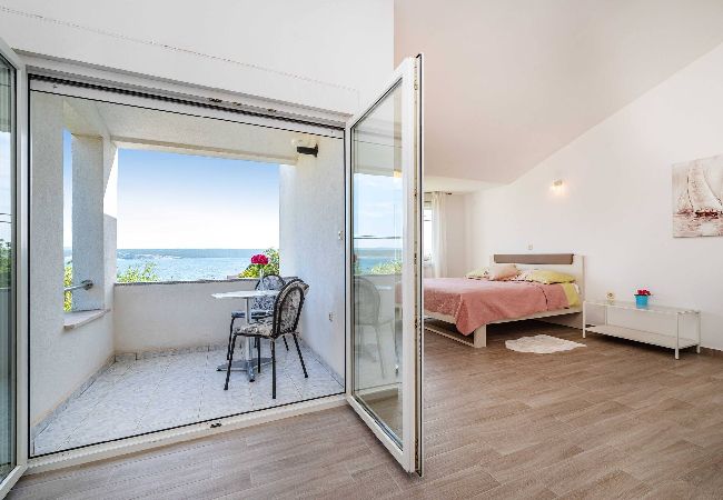 Apartment in Maslenica - Sea view apartment Dajana Apartment in Maslenica - Sea view apartment Dajana