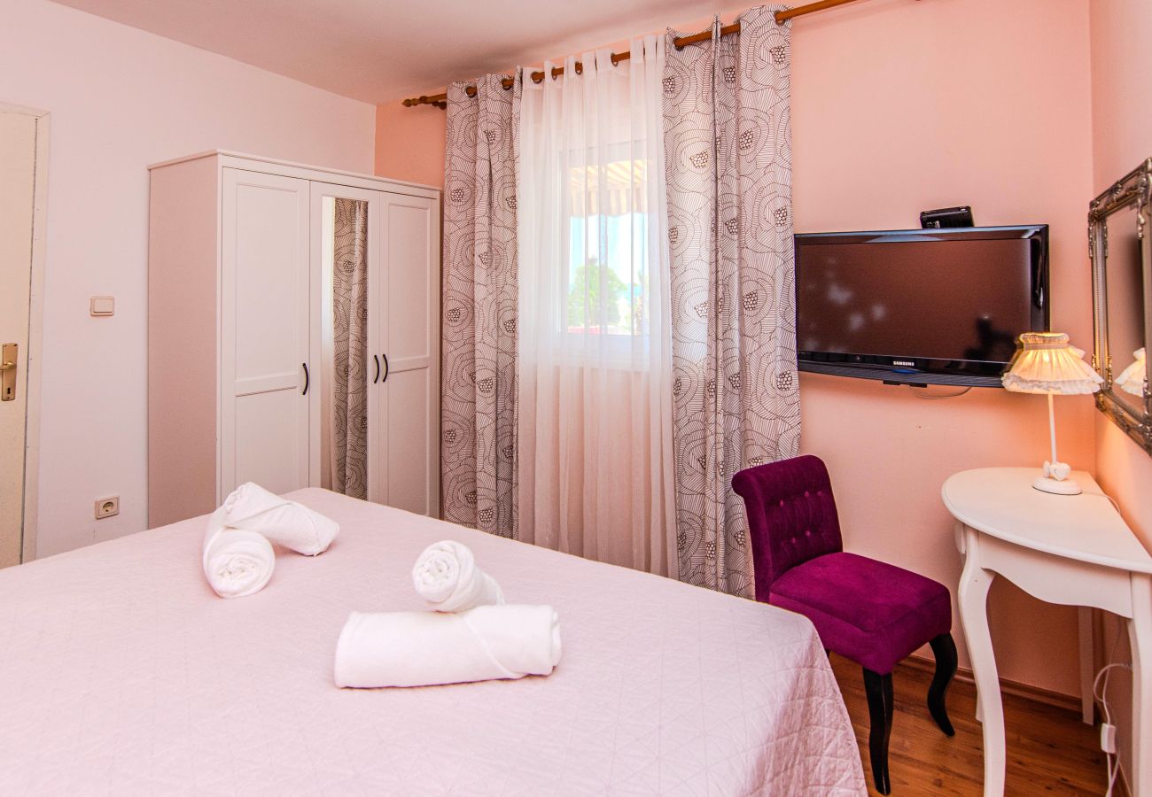 House in Maslenica - Sea view Villa Danica