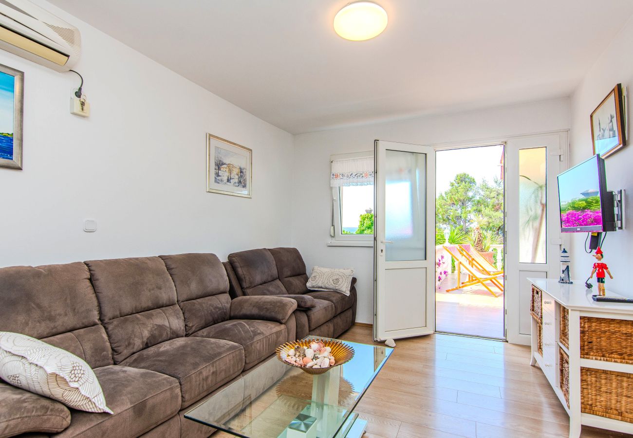 House in Maslenica - Sea view Villa Danica