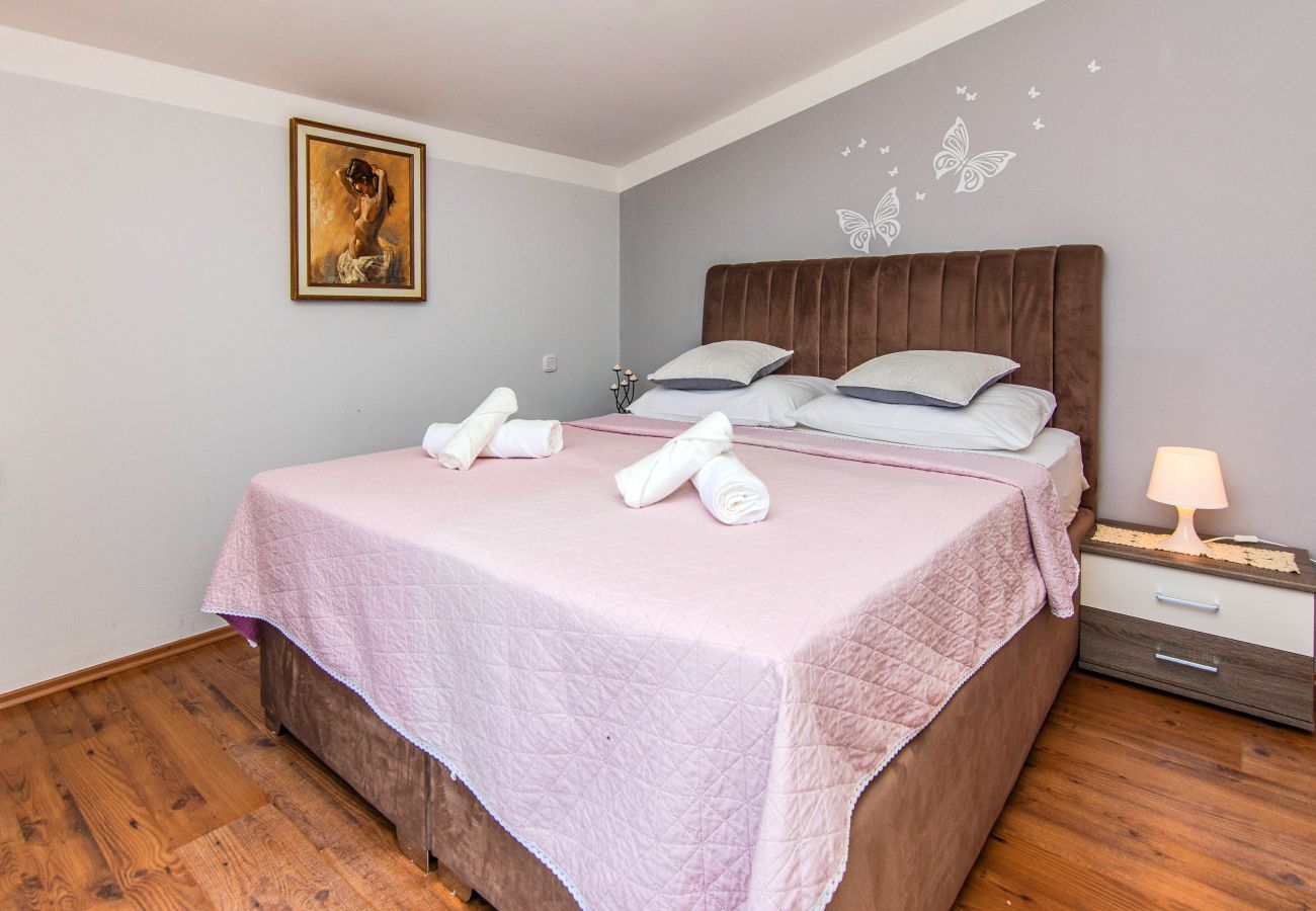 House in Maslenica - Sea view Villa Danica