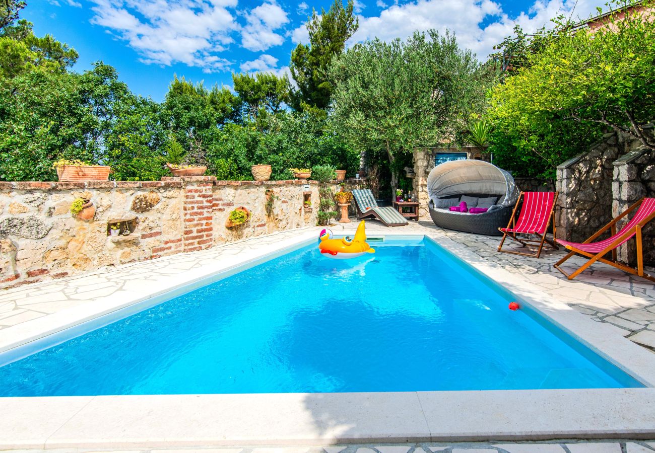 House in Maslenica - Sea view Villa Danica