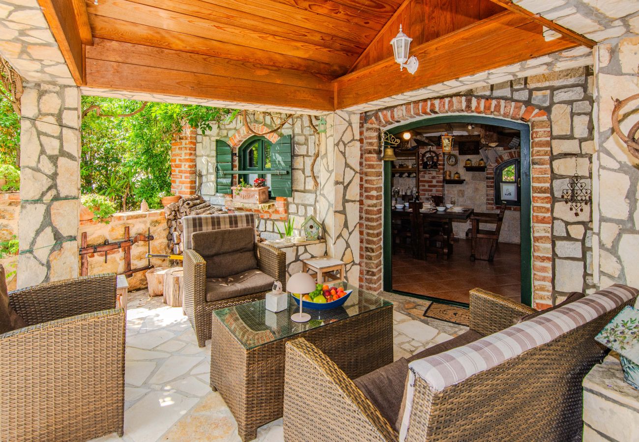 House in Maslenica - Sea view Villa Danica