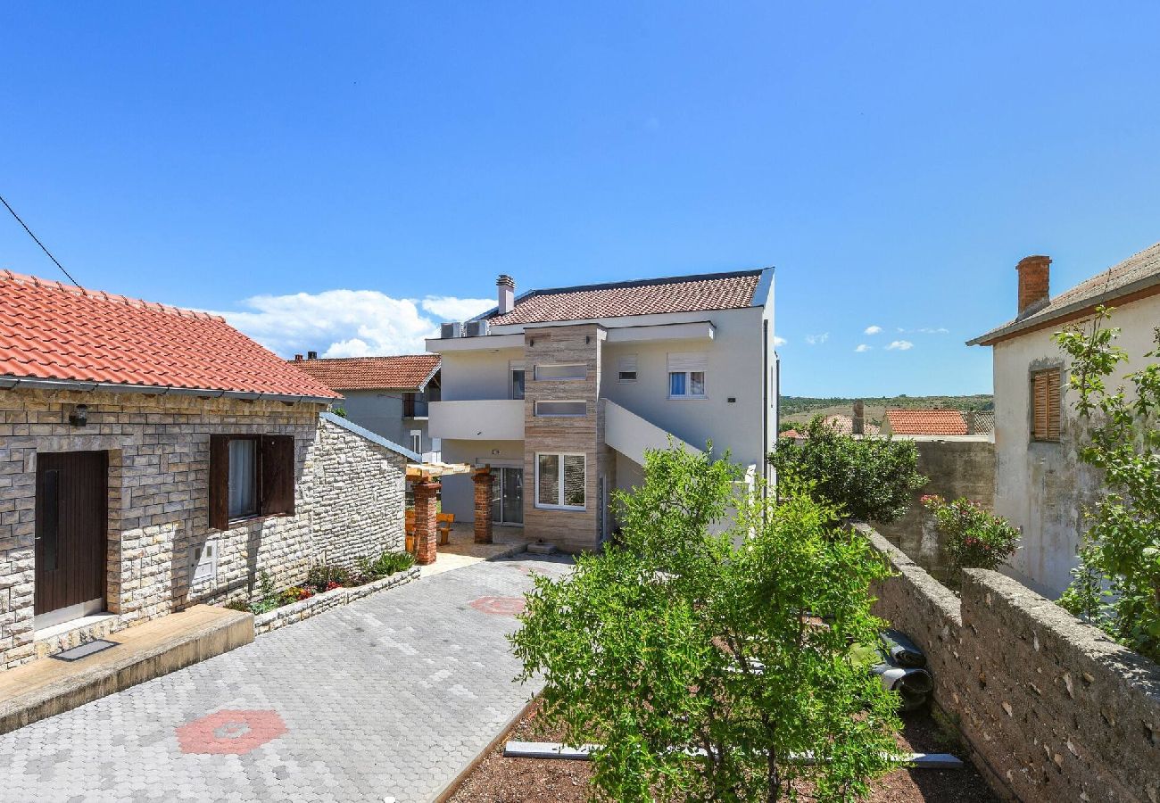 House in Posedarje - Sea view Villa Possedaria