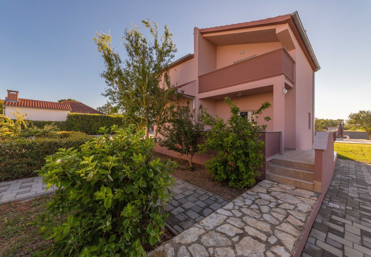 Villa in Biograd na moru - Villa Simone with private pool