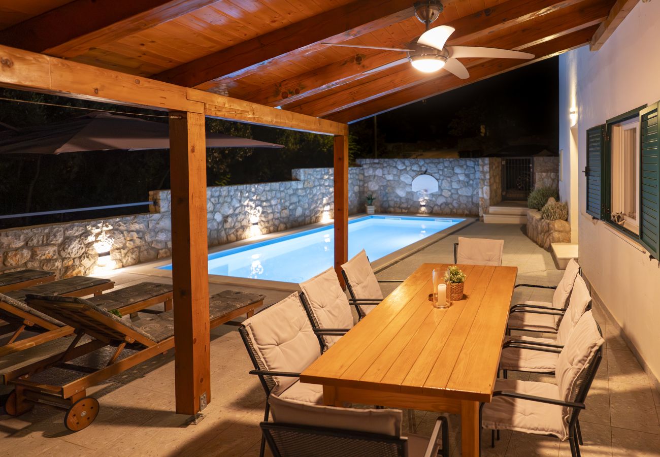 House in Lukoran - Sea view Villa Nana
