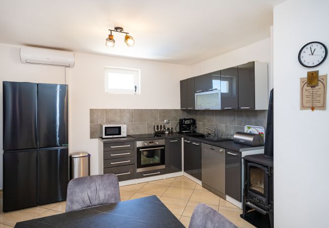 House in Tinj - Holiday home Maria House in Tinj - Holiday home Maria