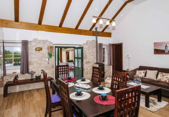 House in Kakma - Authentic stone house Momo House in Kakma - Authentic stone house Momo