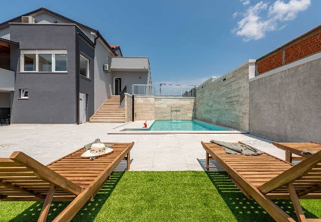 House in Benkovacko Selo - Villa Pezer with heated pool & sauna House in Benkovacko Selo - Villa Pezer with heated pool & sauna
