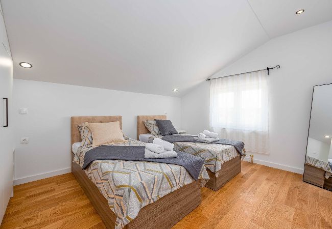 House in Benkovacko Selo - Villa Pezer with heated pool & sauna House in Benkovacko Selo - Villa Pezer with heated pool & sauna