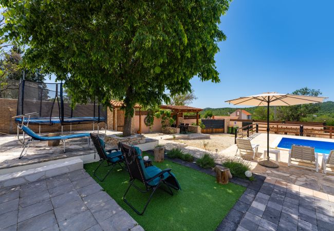 House in Zapužane - Holiday home Burgija House in Zapužane - Holiday home Burgija