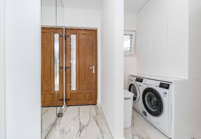 House in Barotul - Sea view Villa Tala House in Barotul - Sea view Villa Tala