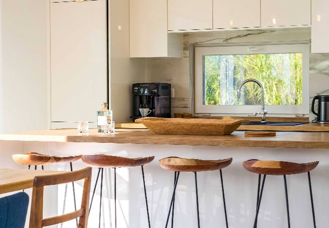 House in Barotul - Sea view Villa Tala House in Barotul - Sea view Villa Tala