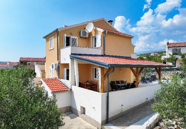 House in Maslenica - Holiday home Nekic House in Maslenica - Holiday home Nekic